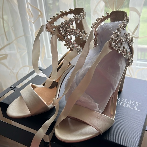 BADGLEY MISCHKA Everafter Embellished Sandal - Picture 15 of 17